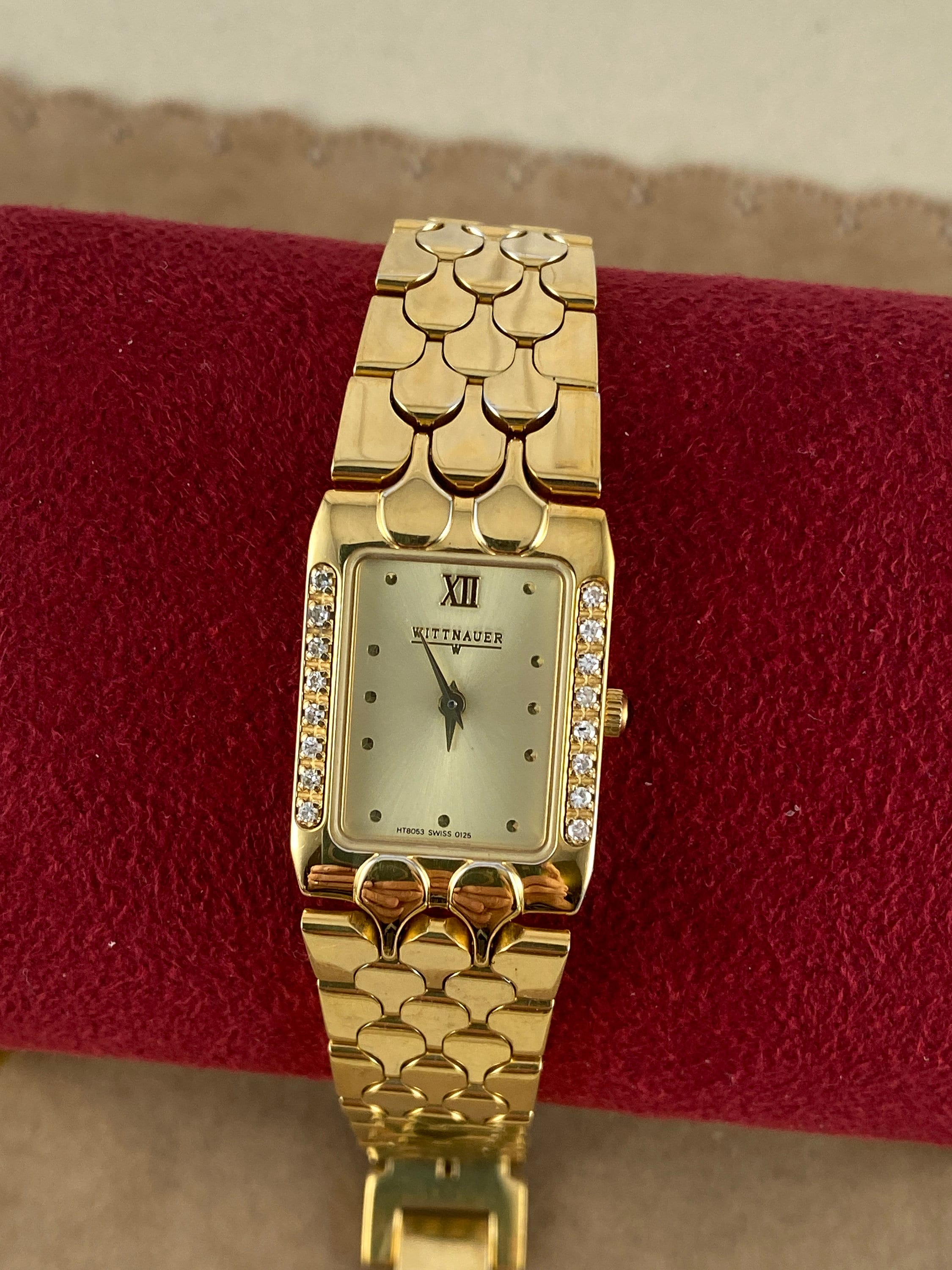 Wittnauer gold clearance watch with diamonds