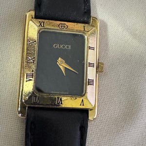 Vintage Super Thin Gucci 4200L 18 Karat Gold Plated Watch new JC Champion Black Norwegian Calf Leather