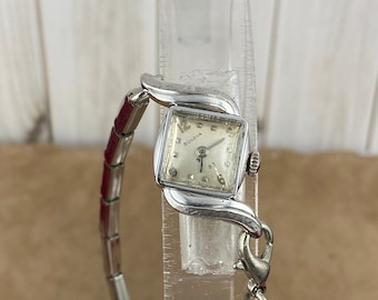 Vintage 1960s Bulova 23 Jewel Swiss Watch: 10K White Gold Filled