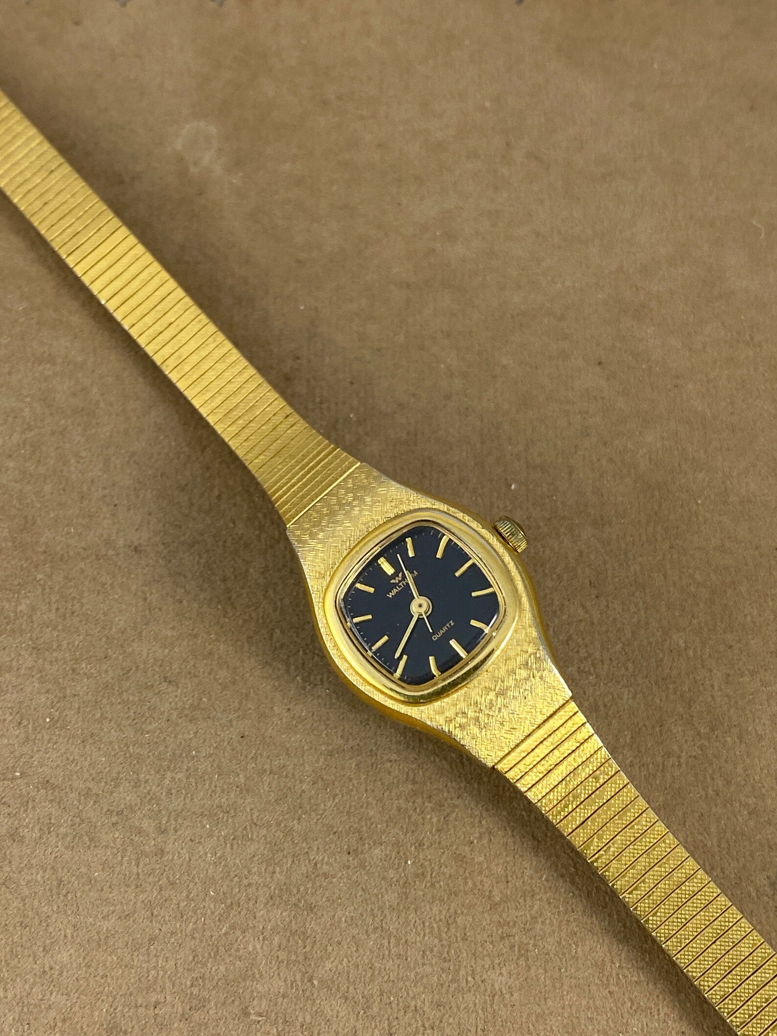waltham watch base metal bezel stainless steel back