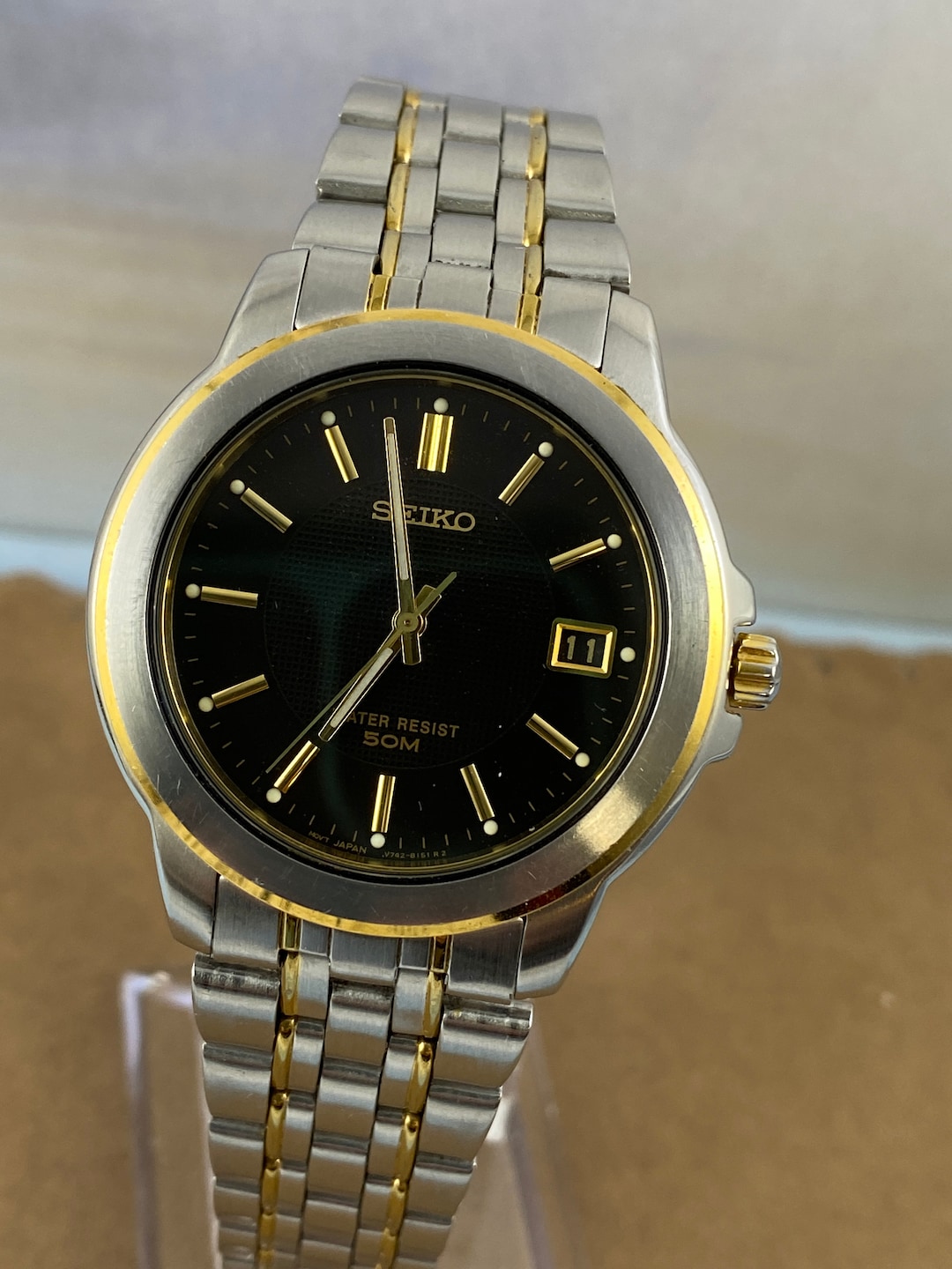 Vintage SEIKO Quartz Japan Movement 2 Tone Gold and Silver Vintage SEIKO Quartz Japan Movement 2 Tone Gold and Silver