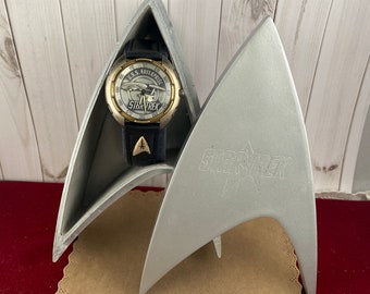Vintage Star Trek Official Limited Addition U.S.S. Enterprise In display Logo Box Serial Number 4660 of 15,000 with 9 inch leather strap