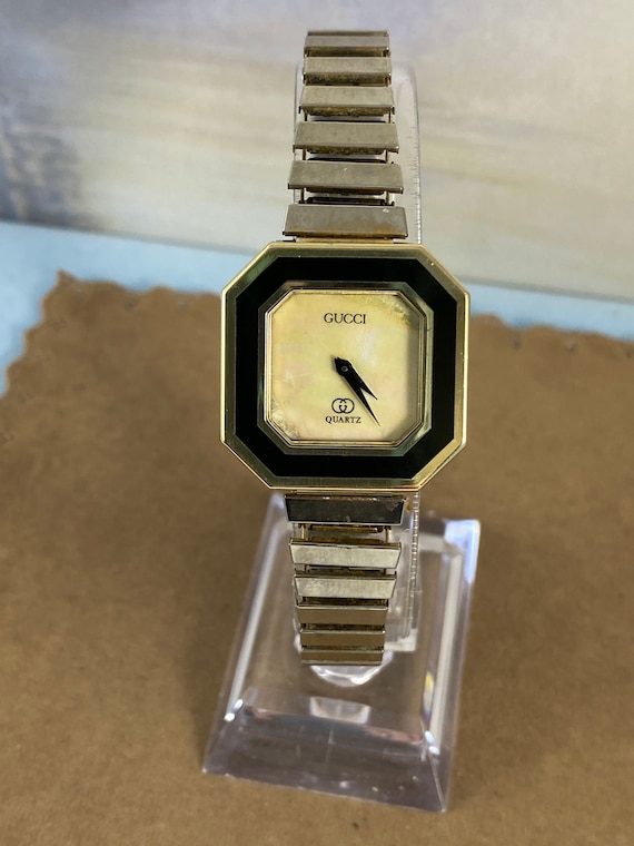 Gucci Analog Battery Watch 