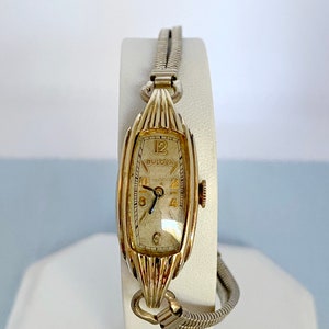 Vintage 1935 Bulova Curvature Watch: 10K Gold Filled, 17 Jewel