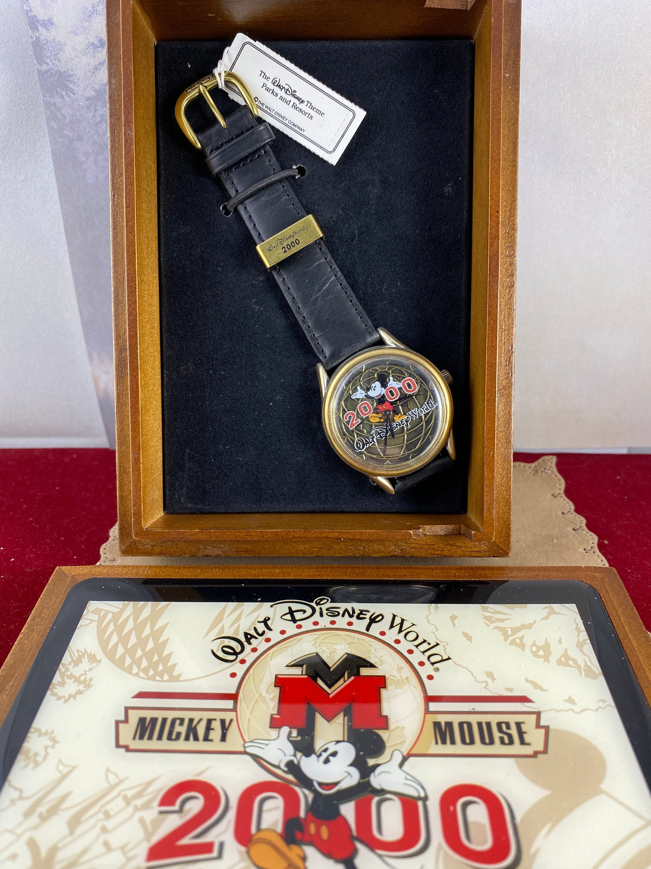 Vintage Y2K Mickey Mouse Watch, Disney World 2000 Edition - Etsy display picture 1