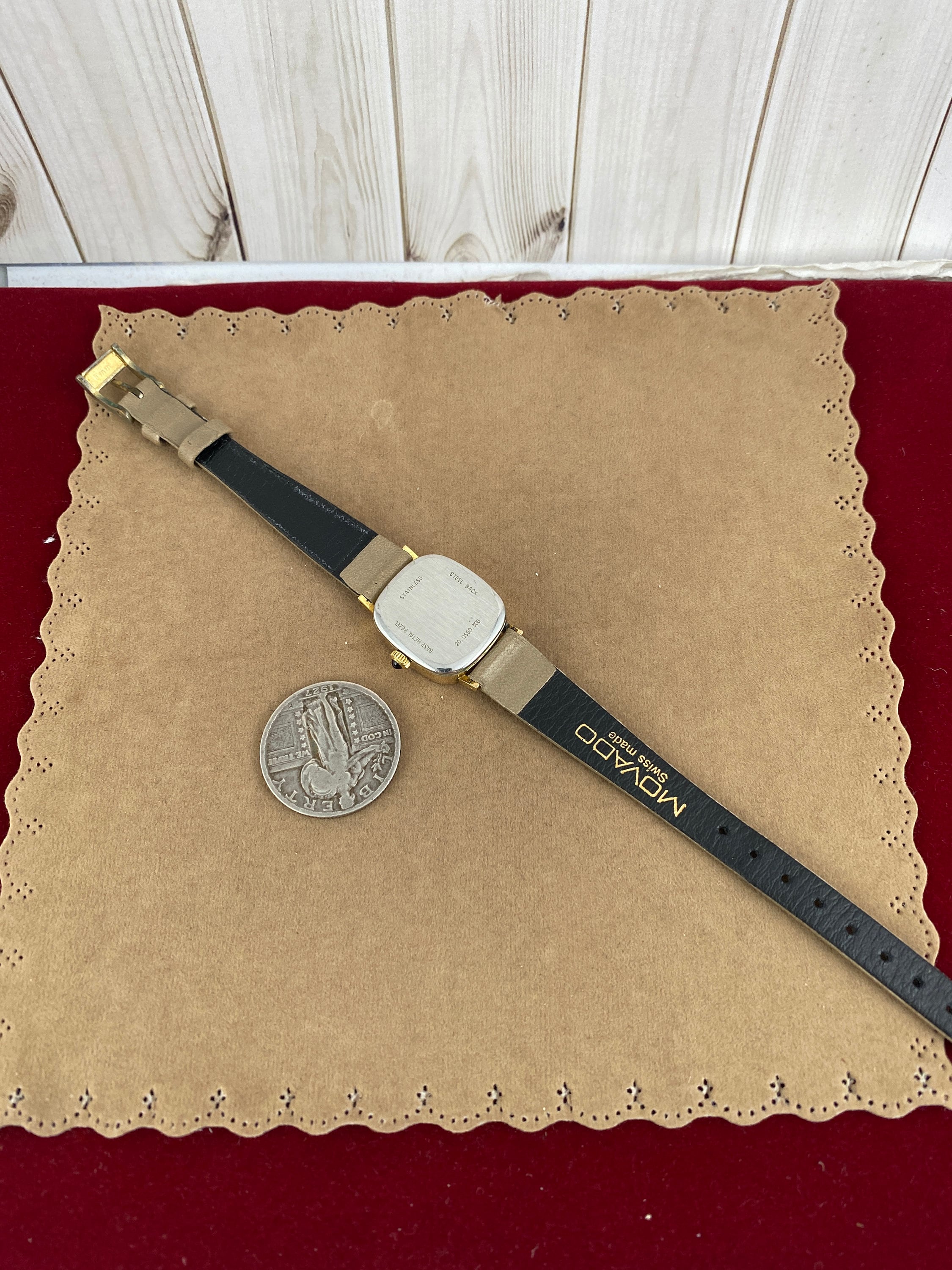 Vintage 1970\'s  Movado Ladies Watch 17 Jewel Mechanical Zenith Swiss Factory Mvt MOVADO ZENITH RED MUSEUM MANUAL WIND 17JEWELS VINTAGE LADIES  main image 4