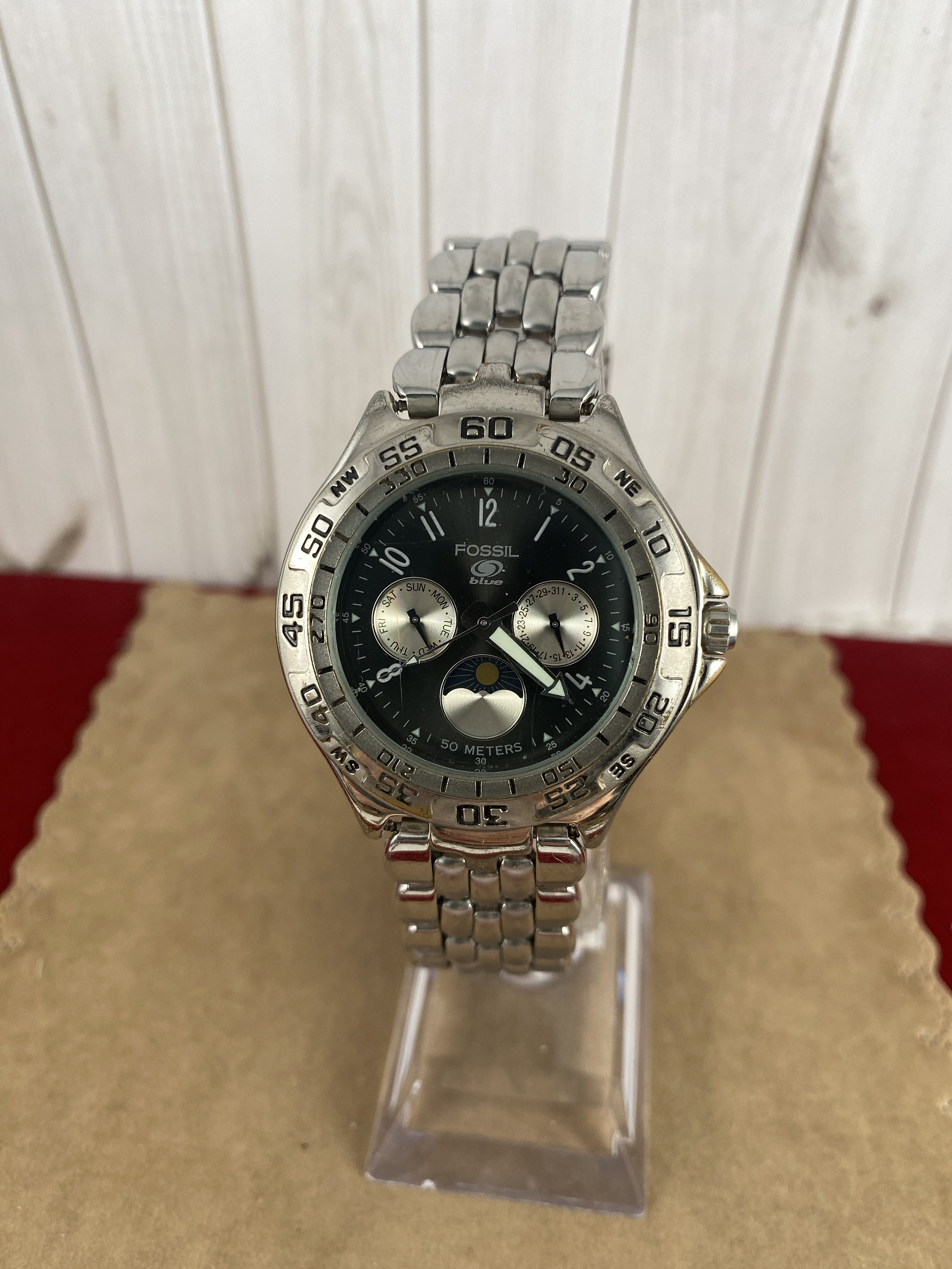 1995 FOSSIL CHRONOGRAPH MOON PHASE WATCH BQ-8490 Vintage Fossil Quartz Moon Phase Chronograph | Mercari main image 2