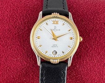 Women’s GUCCI lovely wrist watch❤️?? Gucci Lovely Ladies 6 1/2” Gold-blk Timepiece With a New  main image 4