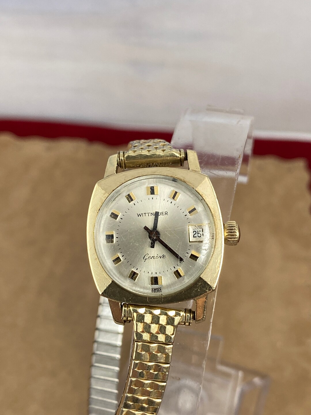 Vintage Wittnauer ladies dress watch 10k gold plated with diamonds NEW BATTERY Vintage Wittnauer Ladies Wristwatch Watch w/ Diamond Dial  main image 4