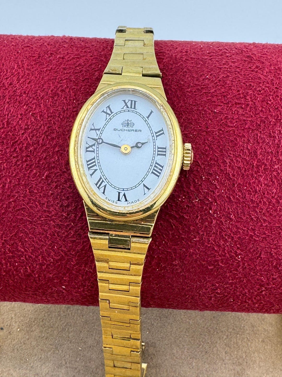 Vintage Bucherer Ladies Wristwatch: Swiss Made 17 Jewels, Gold