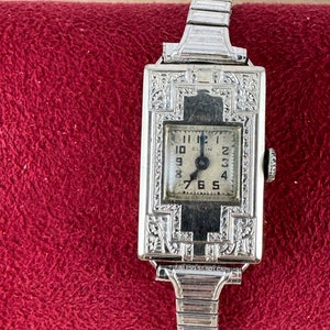 Hand Engraved Elgin Made Watch 14K Gold Filled Hand Wind runs keeps time