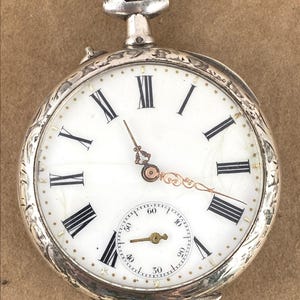 Reloj de bolsillo antiguo Cilindro Suizo 10 Rubis 45 mm Plata 800 vueltas