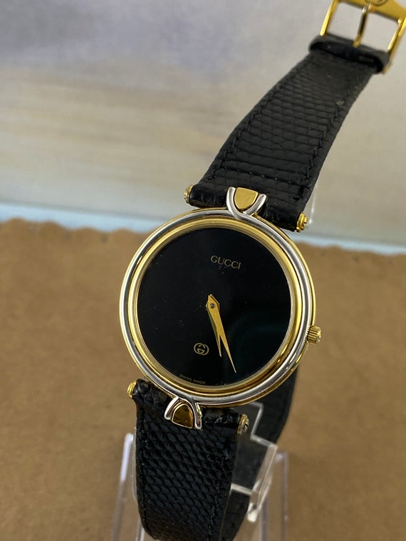 GucciHorloge Staal in Goud- Second-handGucciHorloge Staal in Goudgebruikt  kopen voor550€(6932638)