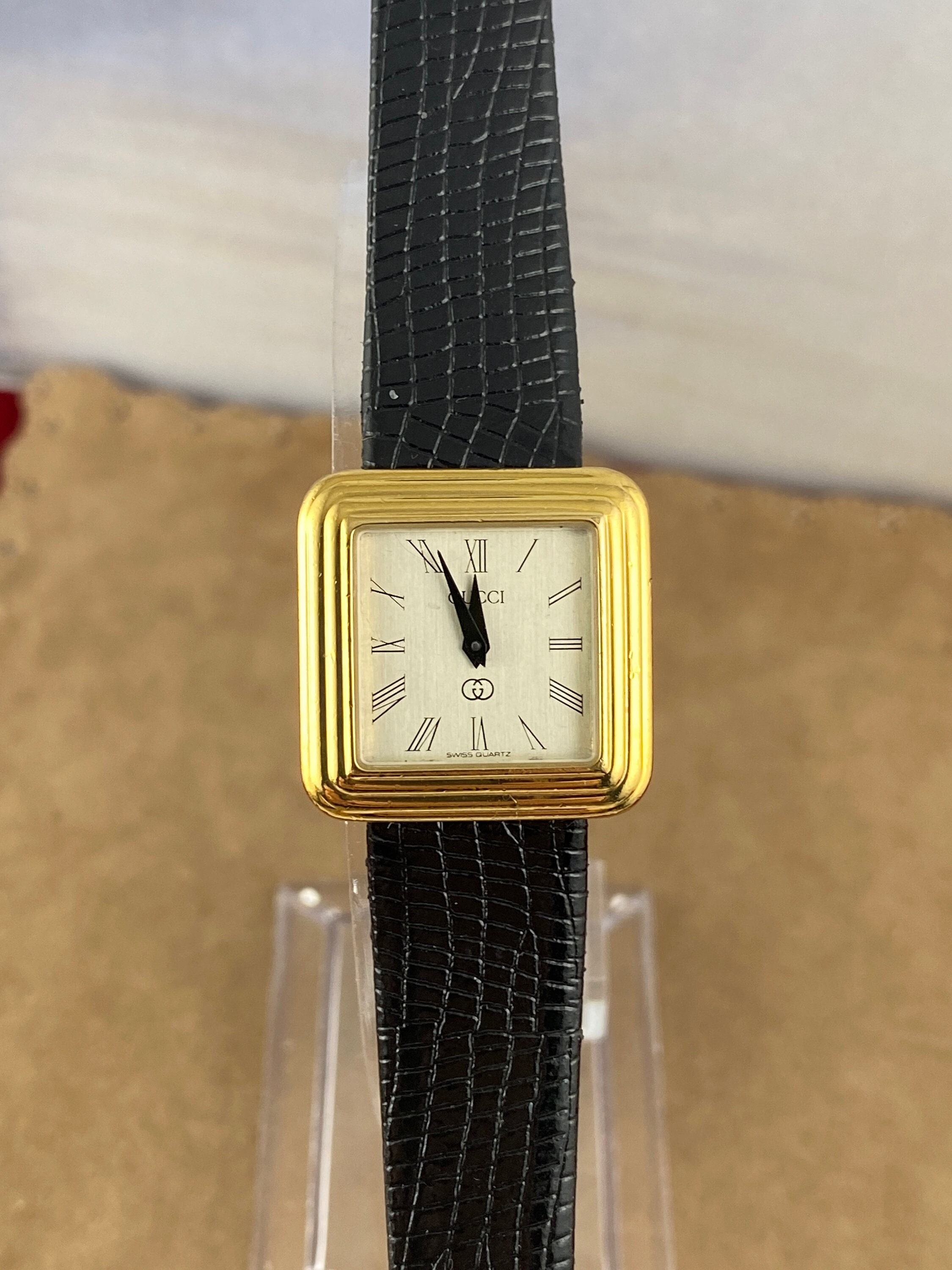 Vintage Exquisite Ladies Gucci 18K 