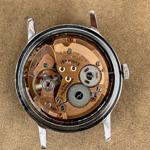 Elgin HA7 17 Jewel Movement marked Elgin 961 Elgin Swiss 34MM Parts only