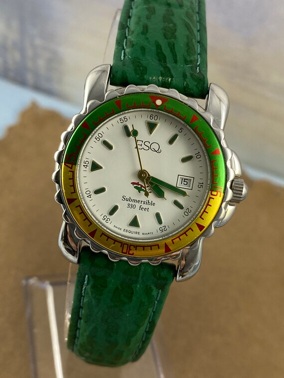 Vintage Esquire Submersible 330 Feet Swiss Made Movado ESQ Sports 
