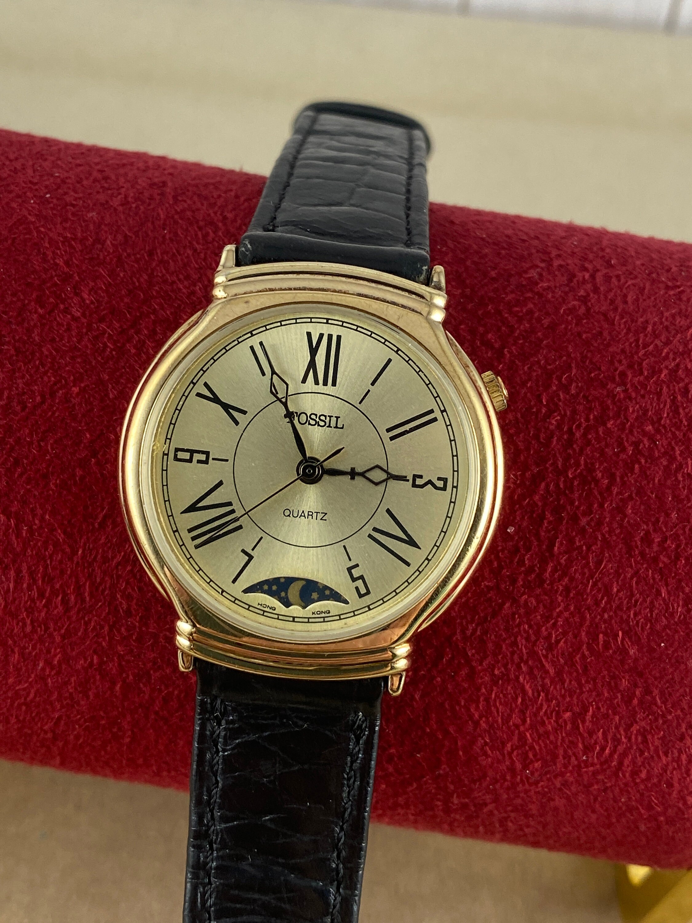 Vintage Fossil World Gold Tone Moon Phase Watch New 9 Inch  display picture 2