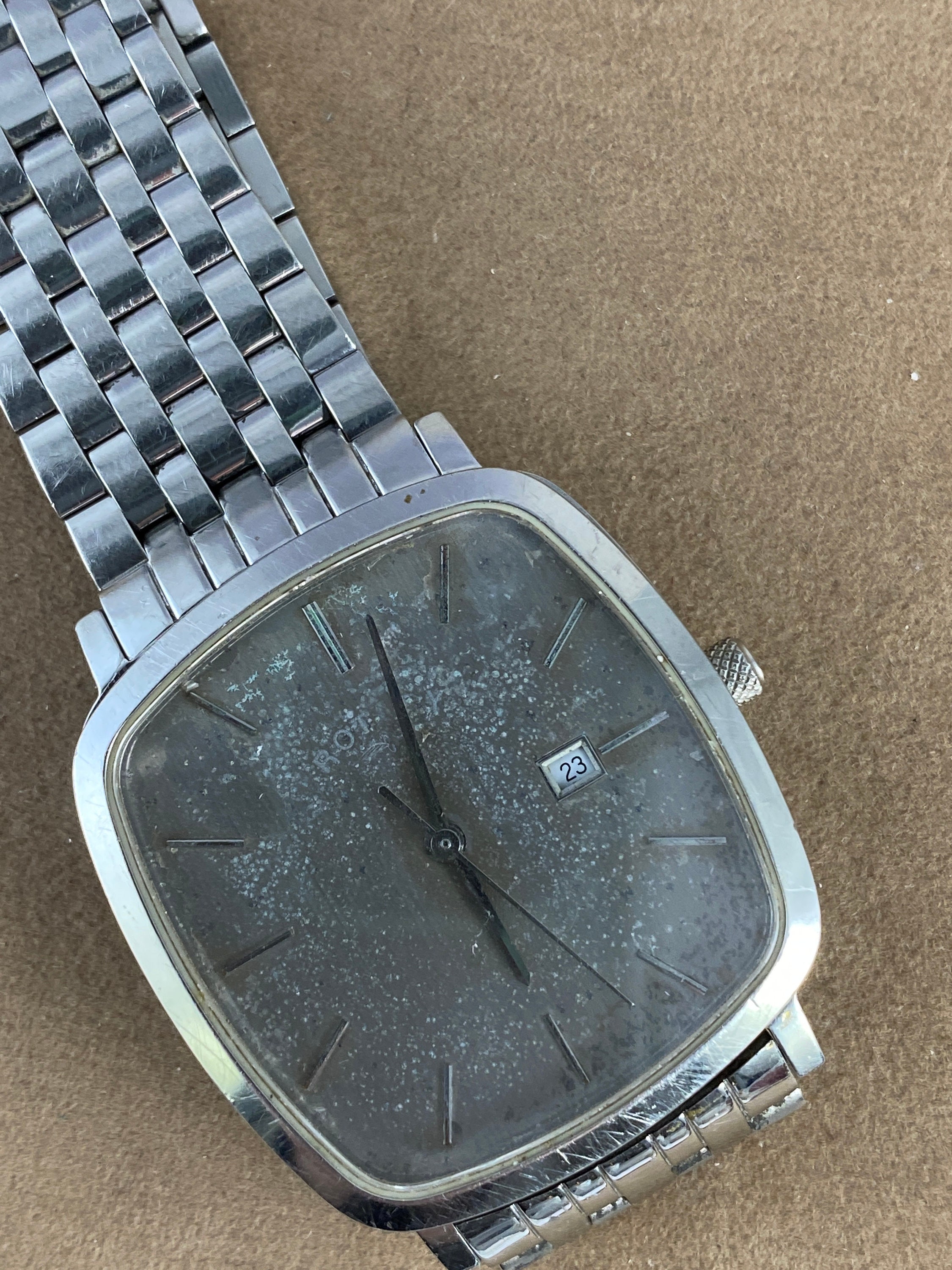 Montre vintage Rotary Windsor avec date et mouvement 1 bijou Ronda