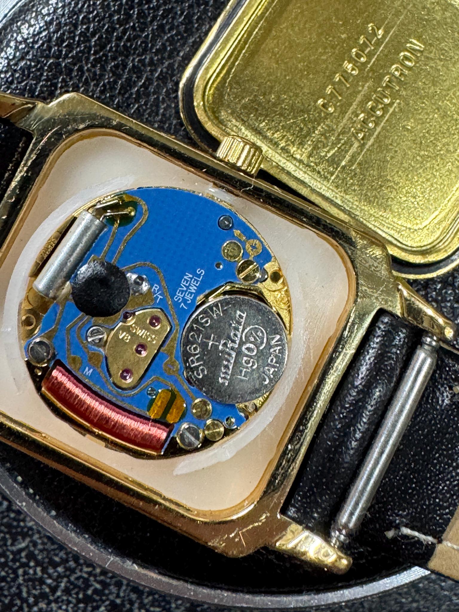 『bulova accutron』ゴールドカラー クォーツ 懐中時計 2025年最新】BULOVA 懐中時計の人気アイテム - メルカリ