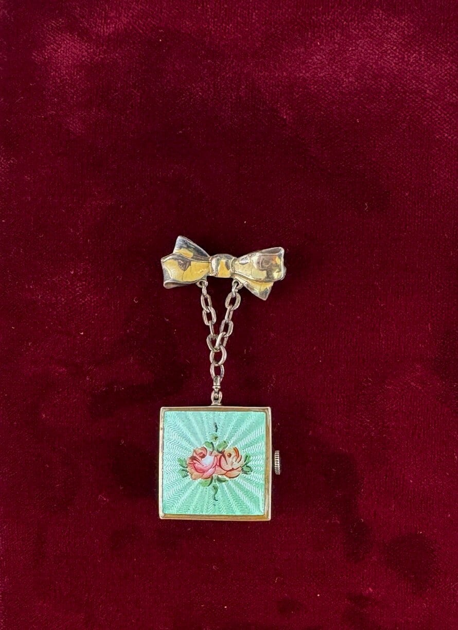 Vintage Welsbro Brooch Watch: Green Guilloche Enamel, Pink  display picture 1
