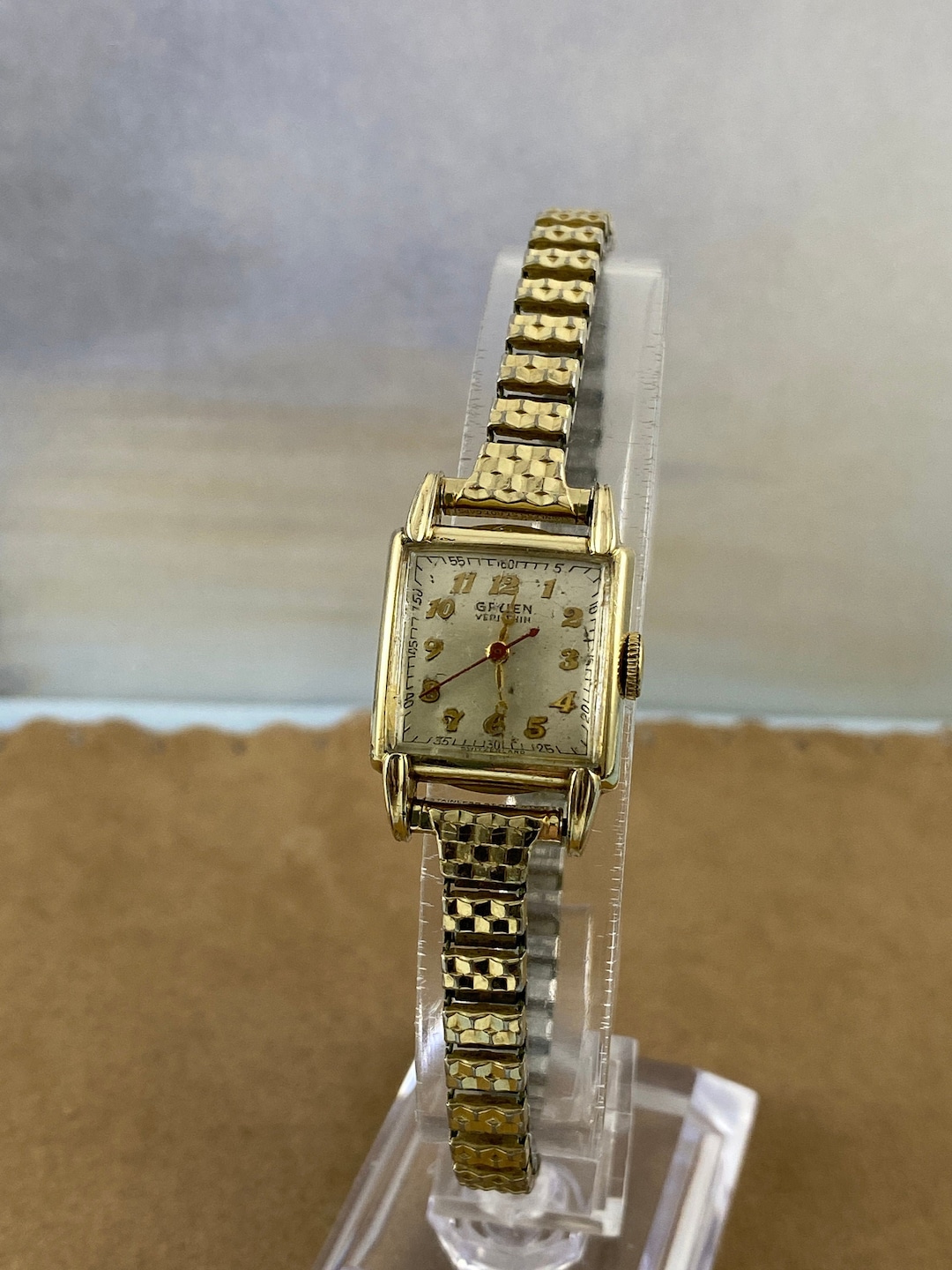 Vintage Gruen Ver-thin 10K Gold Filled Watch: 1950s Hand  display picture 1