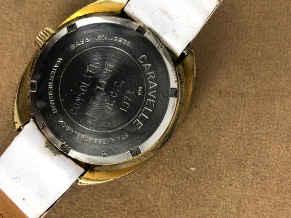 Vintage Caravelle Gold Tone Watch: 1950 display picture 3
