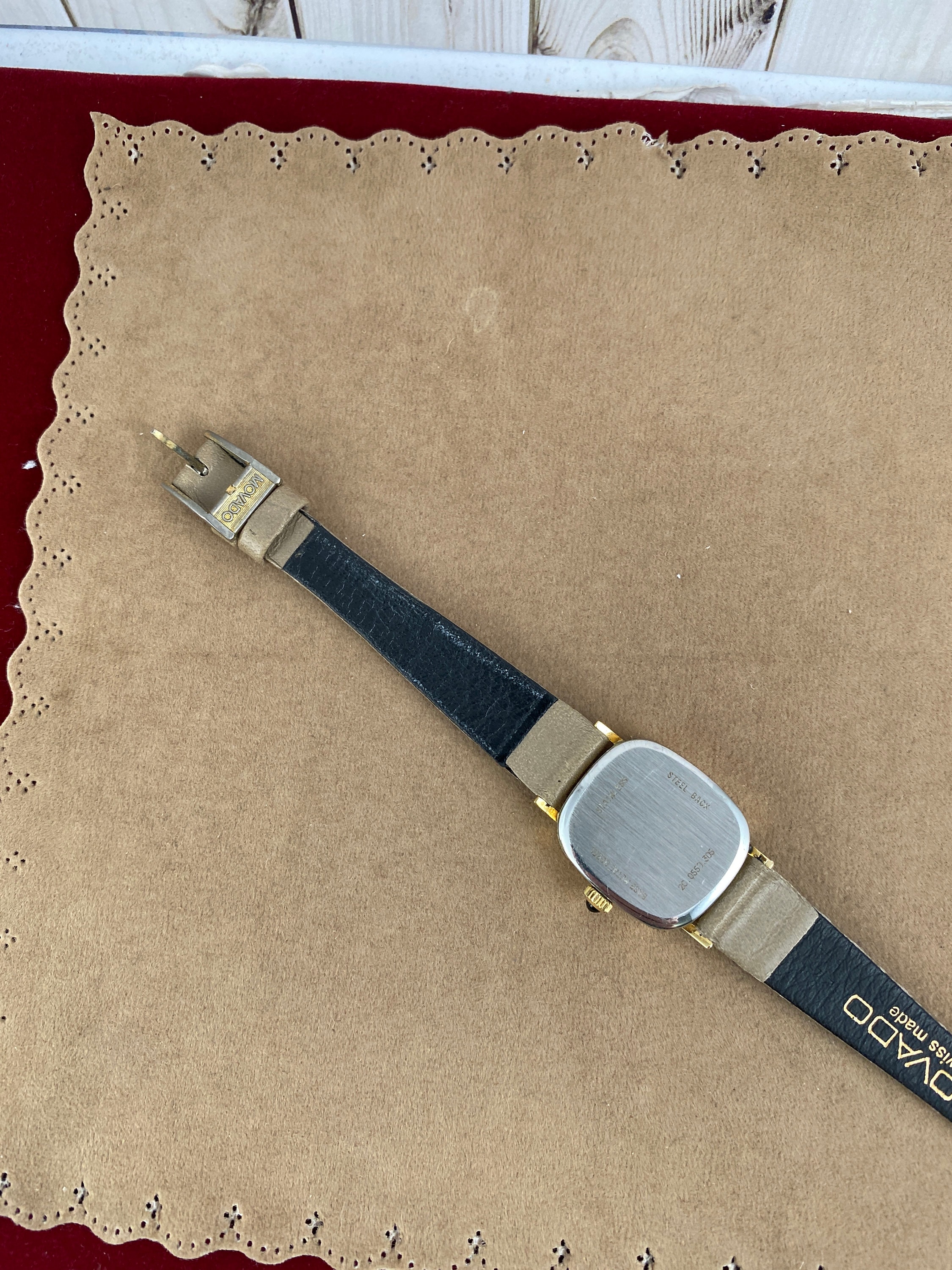 Vintage 1970\'s  Movado Ladies Watch 17 Jewel Mechanical Zenith Swiss Factory Mvt MOVADO ZENITH RED MUSEUM MANUAL WIND 17JEWELS VINTAGE LADIES  main image 3
