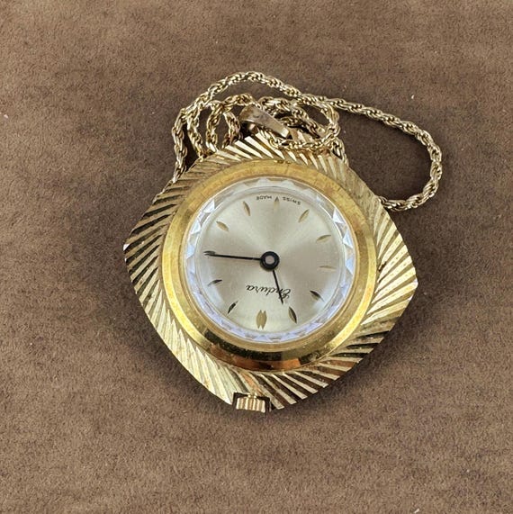 Endura Gold-Tone Diamond Shaped Pendant Watch Necklace Vtg Endura Swiss Diamond Shaped Gold Tone Wind Up Pendant  main image 2