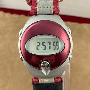 Reloj Pulsar Spoon vintage: cronógrafo digital rojo y plateado