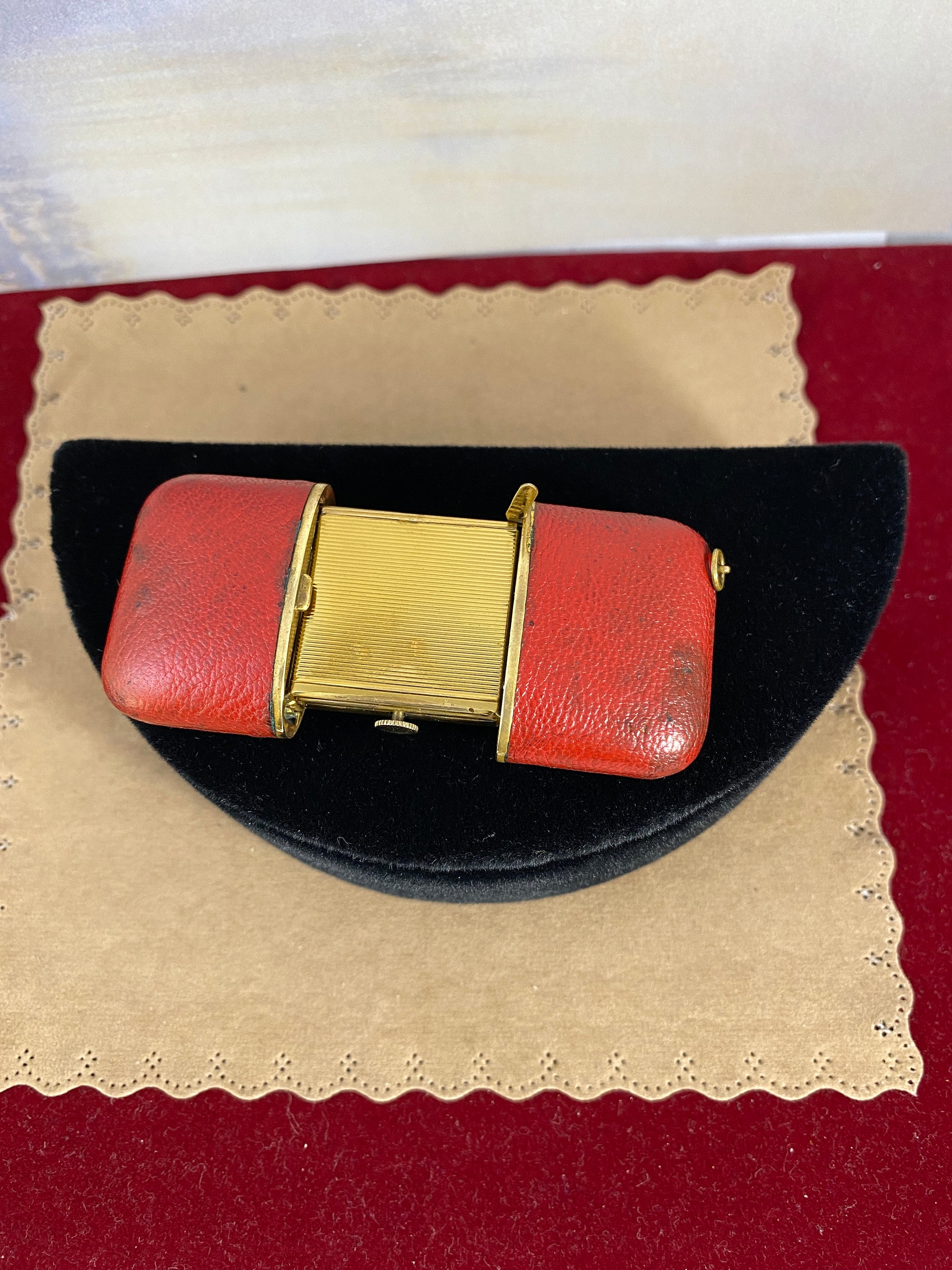 Vintage 1950s Endura Purse Watch: Red Lizard Skin Leather  display picture 1