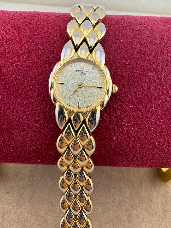 Vintage Pulsar Mother of Pearl Watch: Gold Tone Bracelet - Etsy