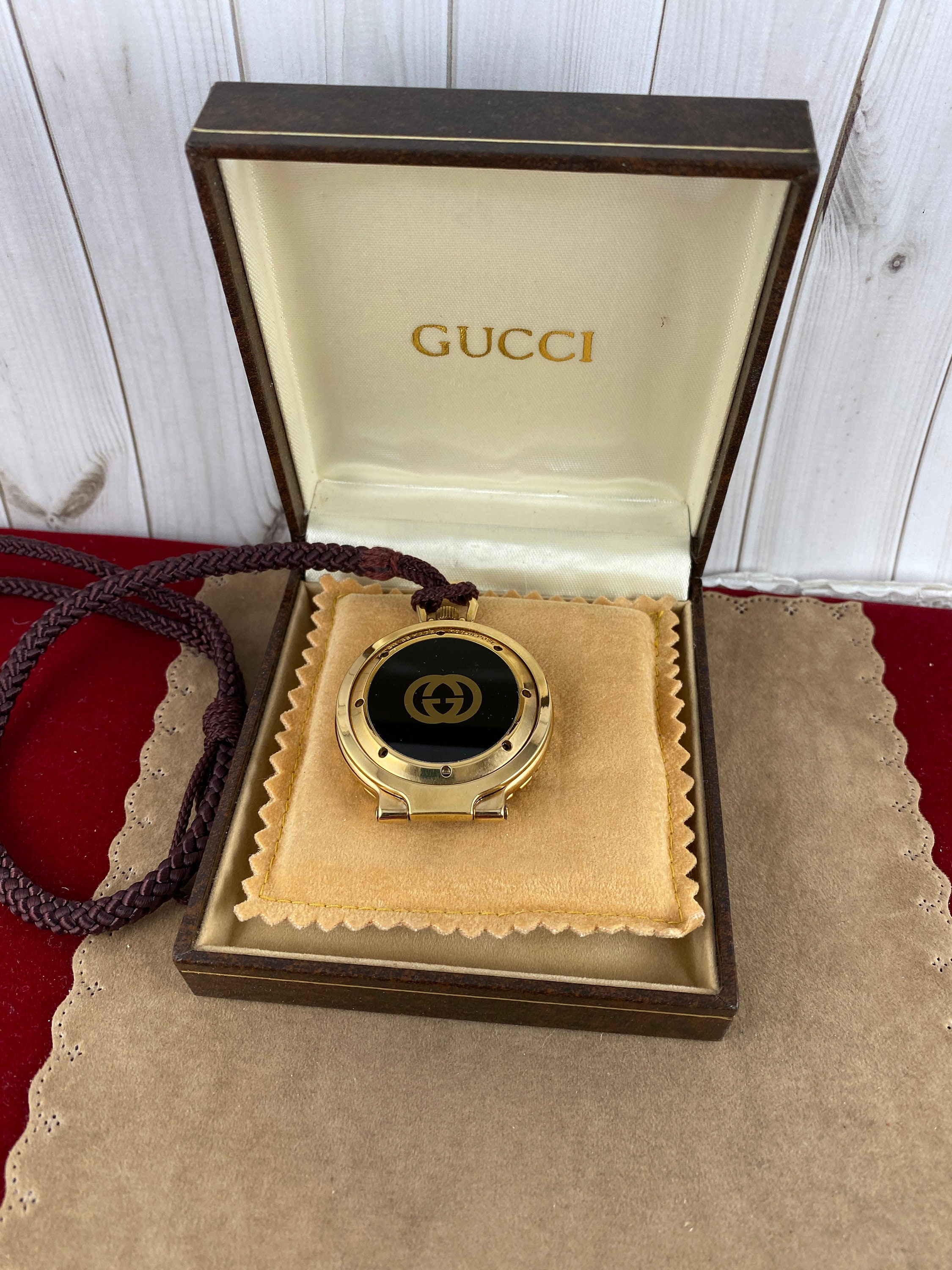 Gucci pendant shop watch