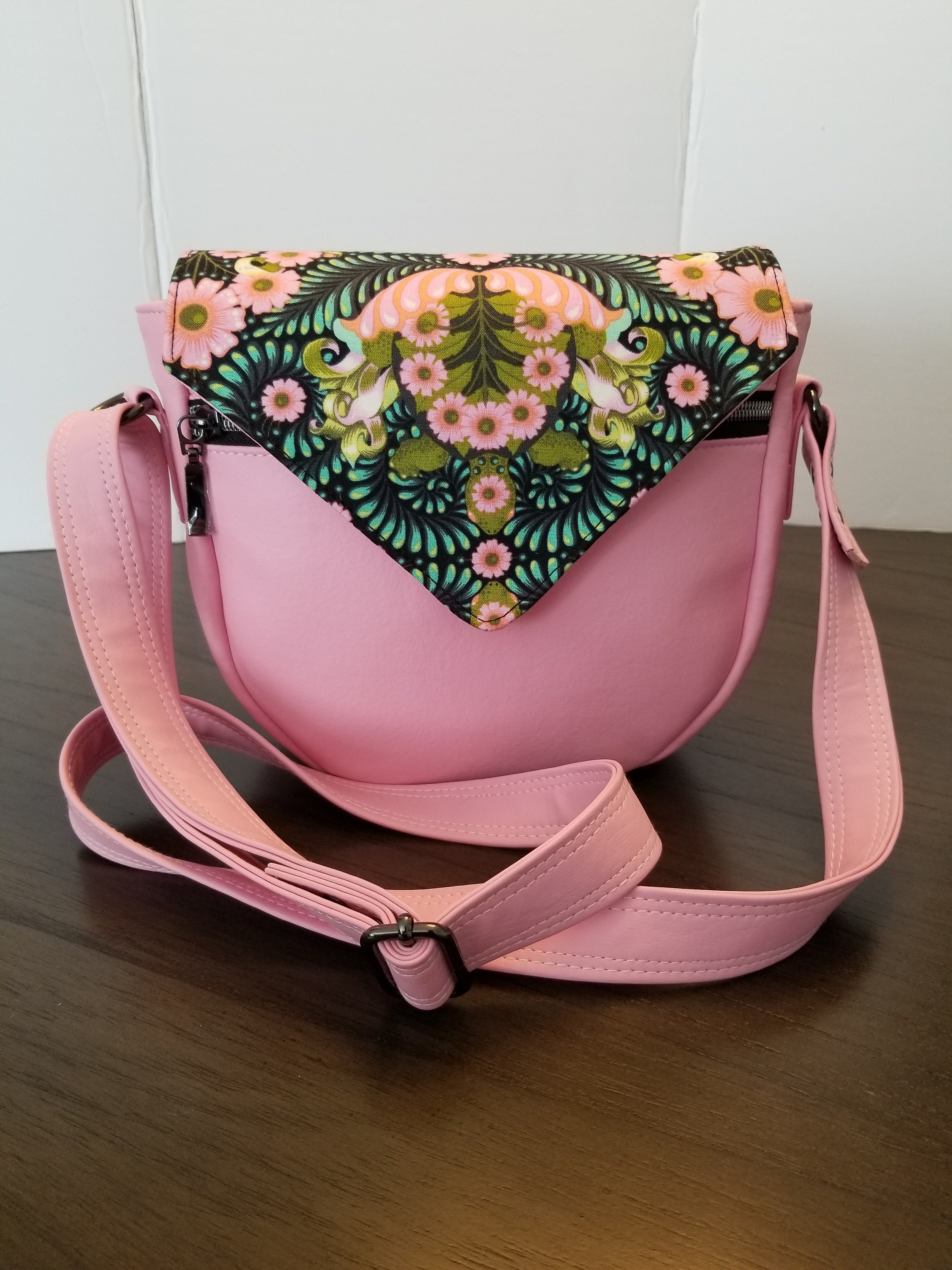 Acacia bags shop canvas