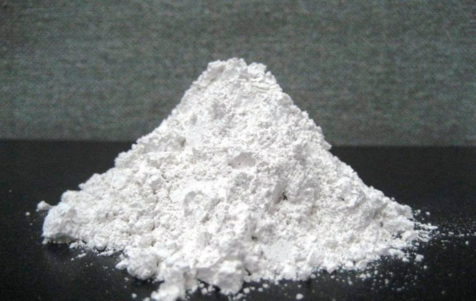 Известь строительная негашеная комовая, сорт 1. Гашеная известь. Негашеная комовая известь кипелка. Соли извести. Жженая известь формула химическая.