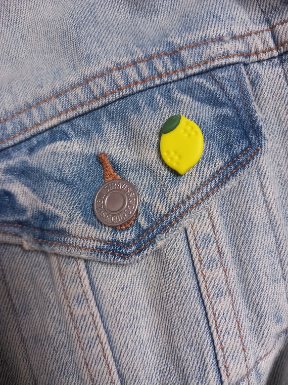 Lemon polymer clay small pin badge - fruit pin badge