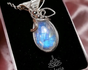 Rainbow Moonstone silver necklace. Wirewrap Rainbow Moonstone Elven necklace.Protection amulet.Fairy necklace