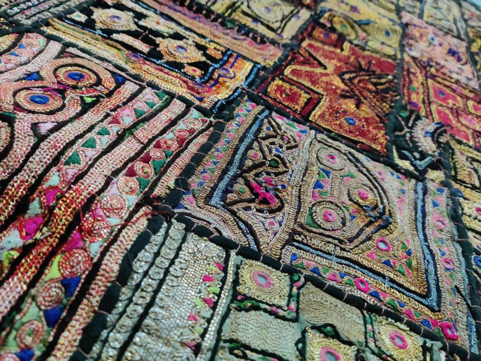 Vintage Antique Ethnic Pakistan Mirror Metallic Zari Work Handembroidered Floor Rug/wall Hanging