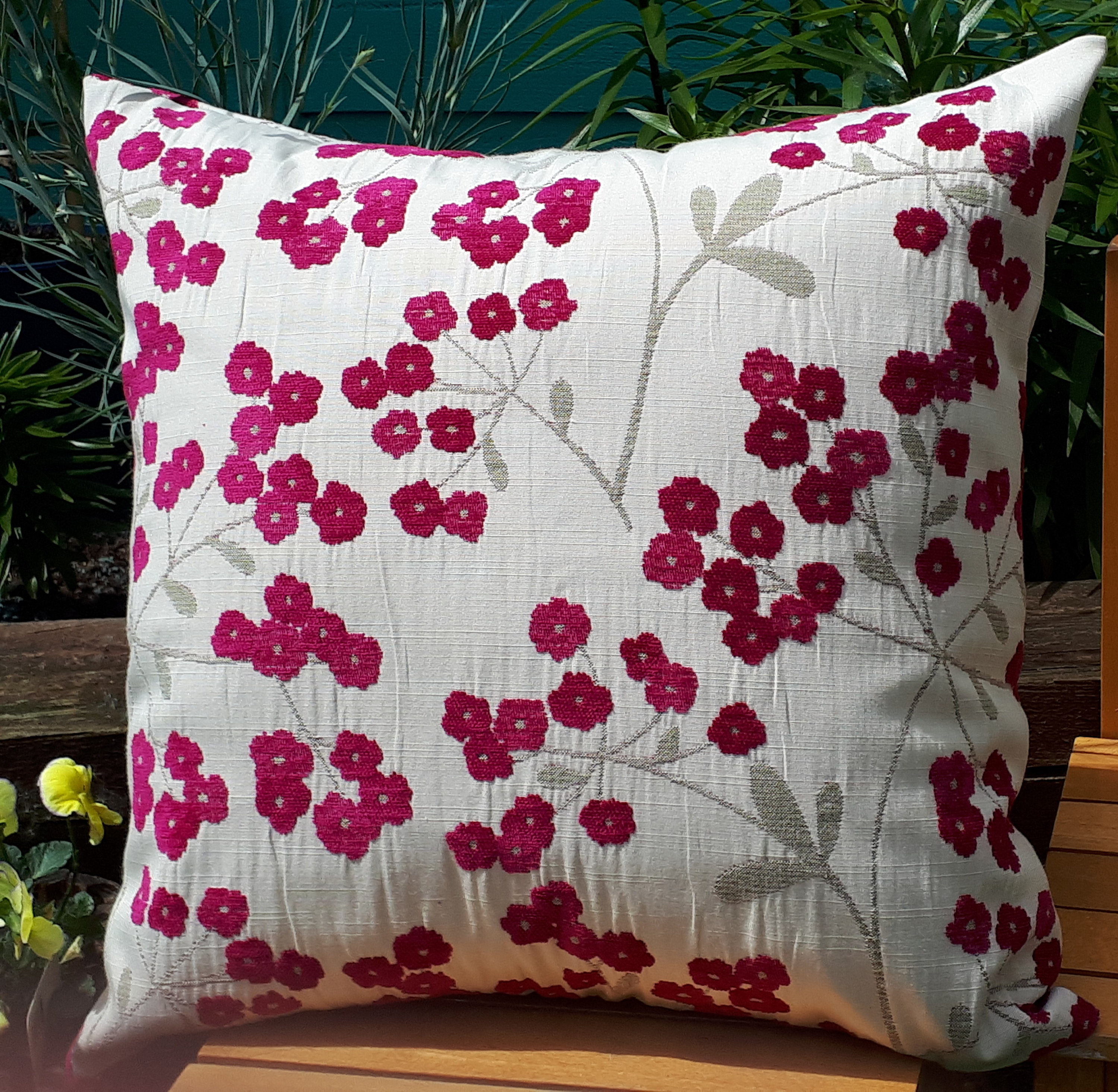 Dark pink cushion covers 2025