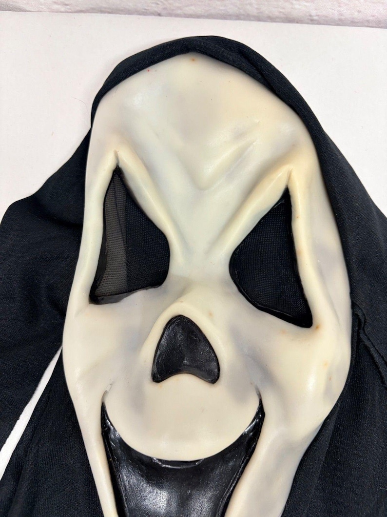 Fun World DIV Stamped Fearsome Faces Mask Ghostface Easter Scream Mask ...