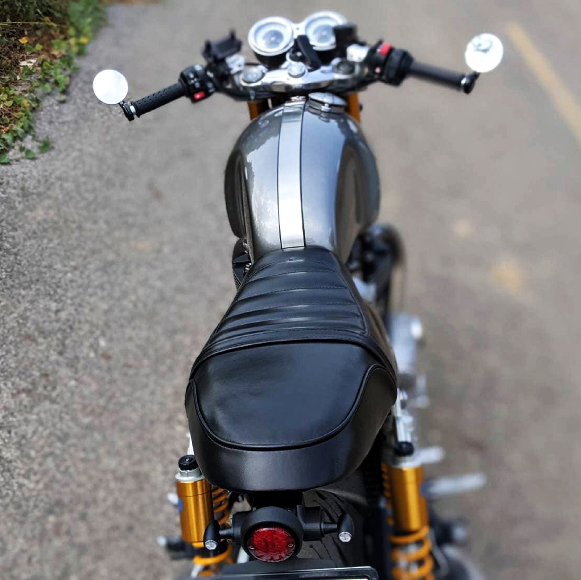 2016 triumph thruxton r specs