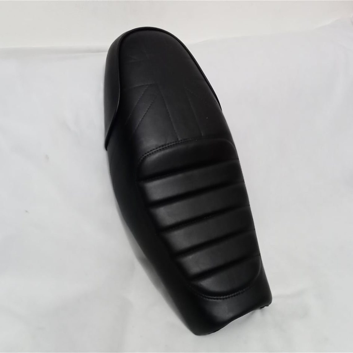 thruxton r pillion seat