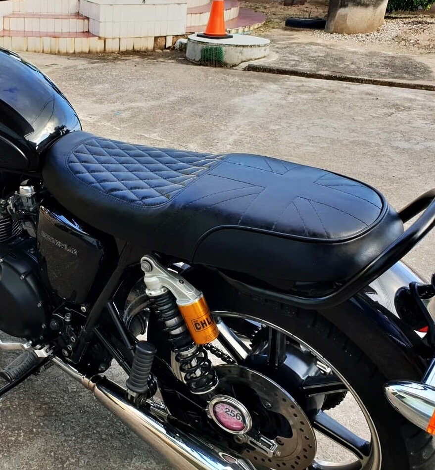 triumph t100 seat