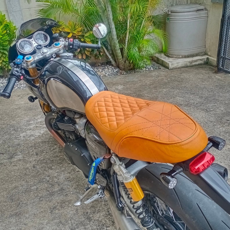 thruxton r dual comfort seat
