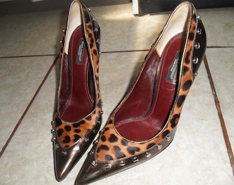 USED but lightly worn  Women’s Dolce & Gabbana Black Label EU 38 Italy Stiletto Leopard Fur Luxury studded heels pumps