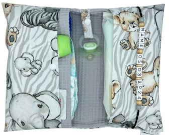 Windeltasche mit Name für unterwegs Junge Mädchen - Wickeltasche mit Waffelpique - Tiere Afrika Geburt Taufe Windeletui Baby personalisiert