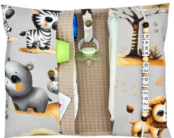 Windeltasche mit Name für unterwegs Mädchen Jungen Wickeltasche mit Waffelpique Savannentiere Geburt Windeletui personalisiert Windeletui