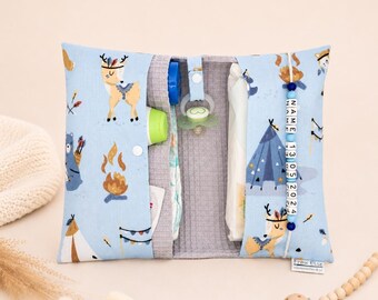Windeltasche mit Name für unterwegs Junge Mädchen -Wickeltasche mit Waffelpique - Waldtiere Reh Indianer boho Windeletui Baby personalisiert