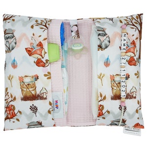 Windeltasche mit Name Datum für unterwegs Mädchen - Wickeltasche mit Waffelpique - Waldtiere Reh rosa Geburt Windeletui Baby personalisiert