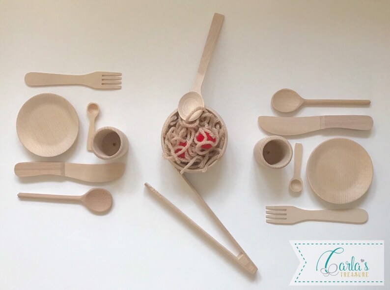 childrens wooden dinner set