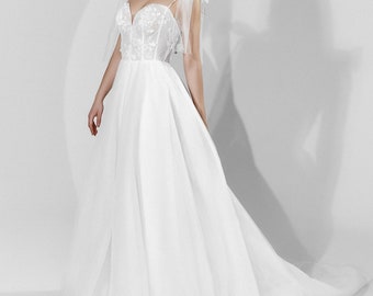 Lace Boho A-Line Wedding Dress: Ivory Tulle Bridal Gown